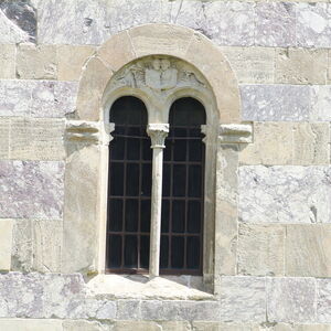 Прозор на цркви 1