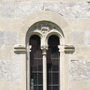 Прозор на цркви 5