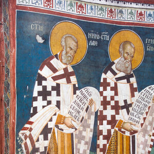 Служба архијереја: Св. Никола (лево) и Св. Григорије Богослов (десно)