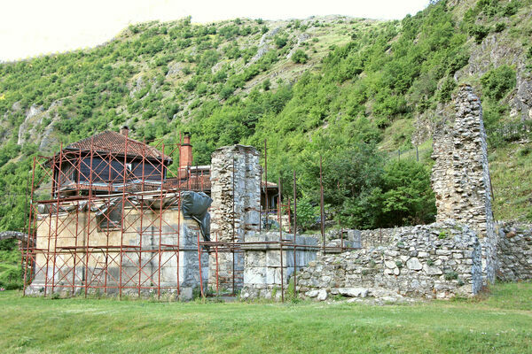 Southern Walls and St Nicholas Church