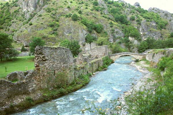 Северне зидине уз реку Бистрицу
