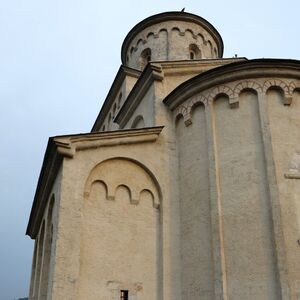 Look at the altar apse and southern choir