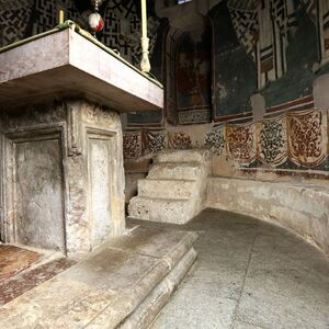 Altar table, the masoned seats and sokl zone of altar apse