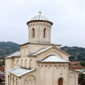 Поглед на ариљску цркву са источне стране