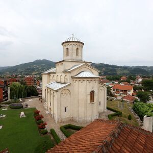 Поглед на ариљску цркву са источне стране