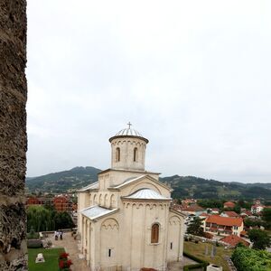 Поглед на ариљску цркву са источне стране