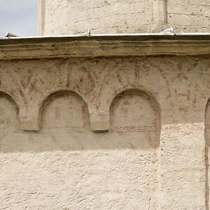 Remains of fresco-decoration on the cube stand