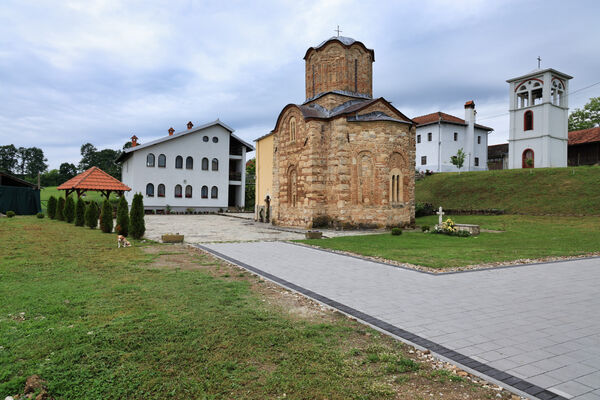 Манастир и црква са југоисточне стране