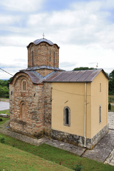 Северозападна страна цркве