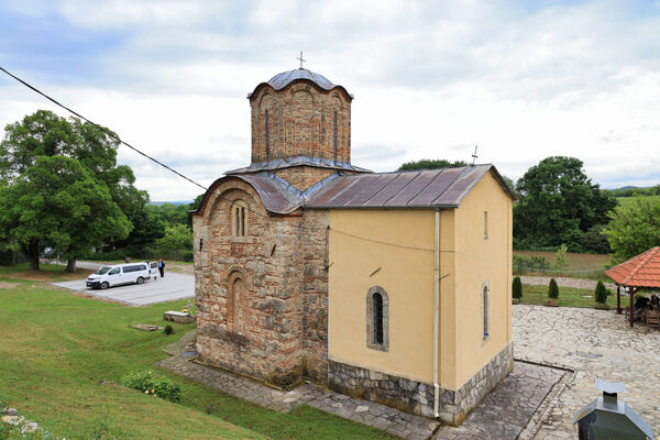 Северозападна страна цркве