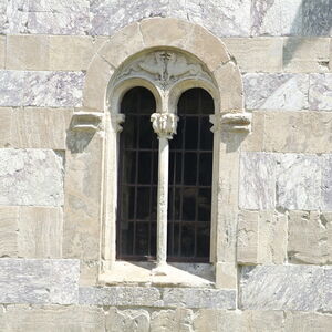 Прозор на цркви 3
