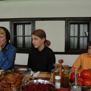 Jen, Nina and Stefan at the table