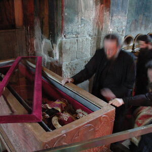 Honoring the holy relics of Stefan of Decani 3