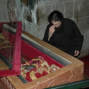 Honoring the holy relics of Stefan of Decani 5