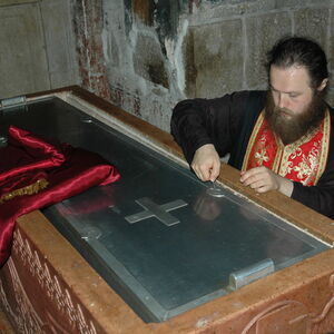 Honoring the holy relics of Stefan of Decani 14