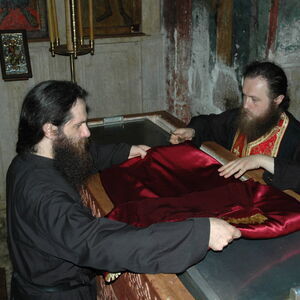 Honoring the holy relics of Stefan of Decani 17