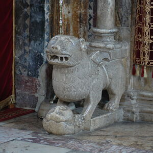 Lion at the nave portal 1