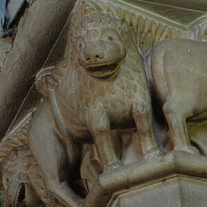 Lions at the narthex column capital 7