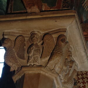 Narthex column capital 5