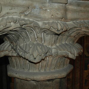 Nave column capital 4