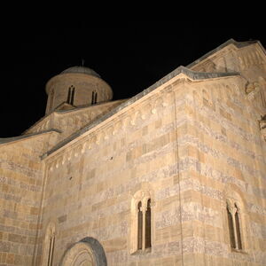 Decani at night 15