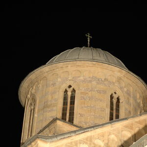 Decani at night 21