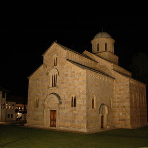 Decani at night 31