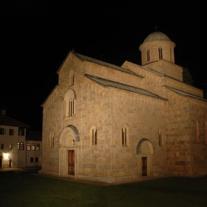 Decani at night 35