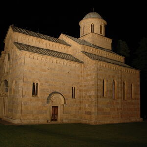 Decani at night 43