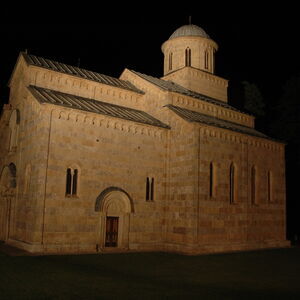 Decani at night 44