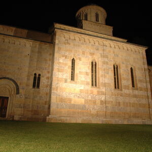 Decani at night 50