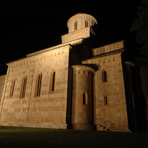 Decani at night 54