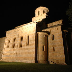 Decani at night 55