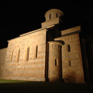 Decani at night 59