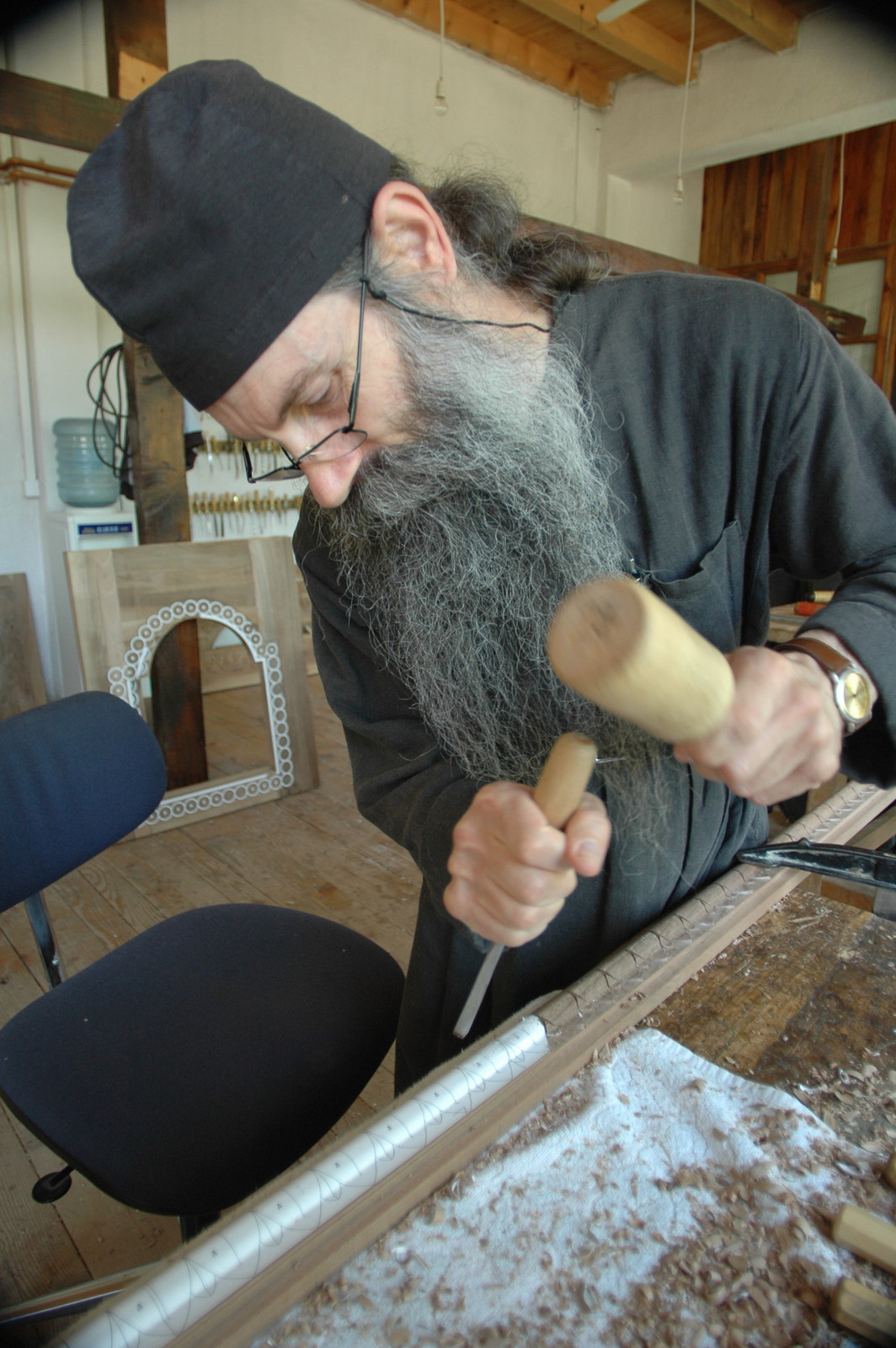 Father Avakum carving wood 3