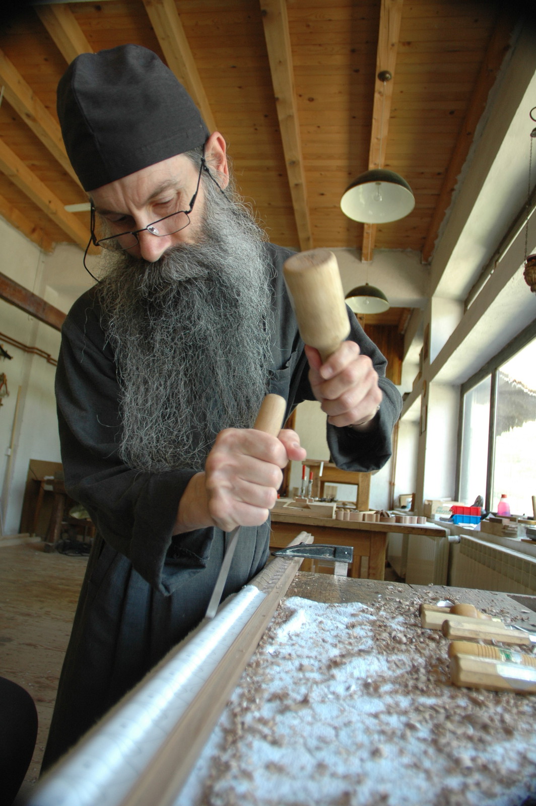 Father Avakum carving wood 4