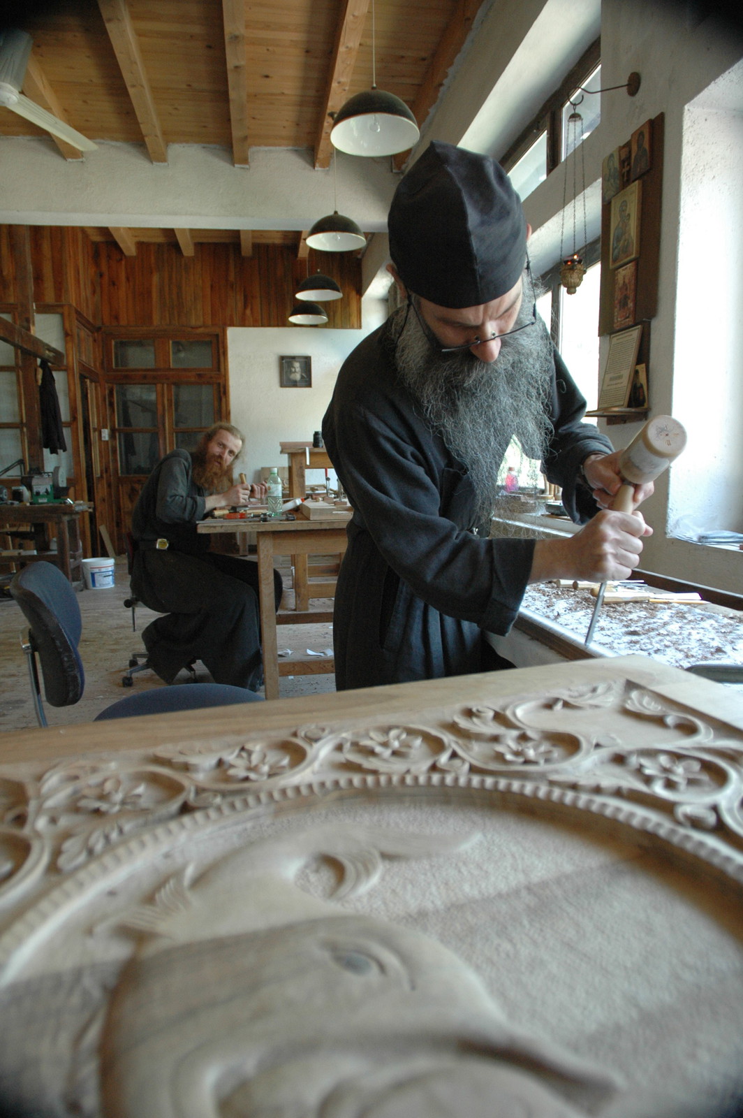 Father Avakum carving wood 9