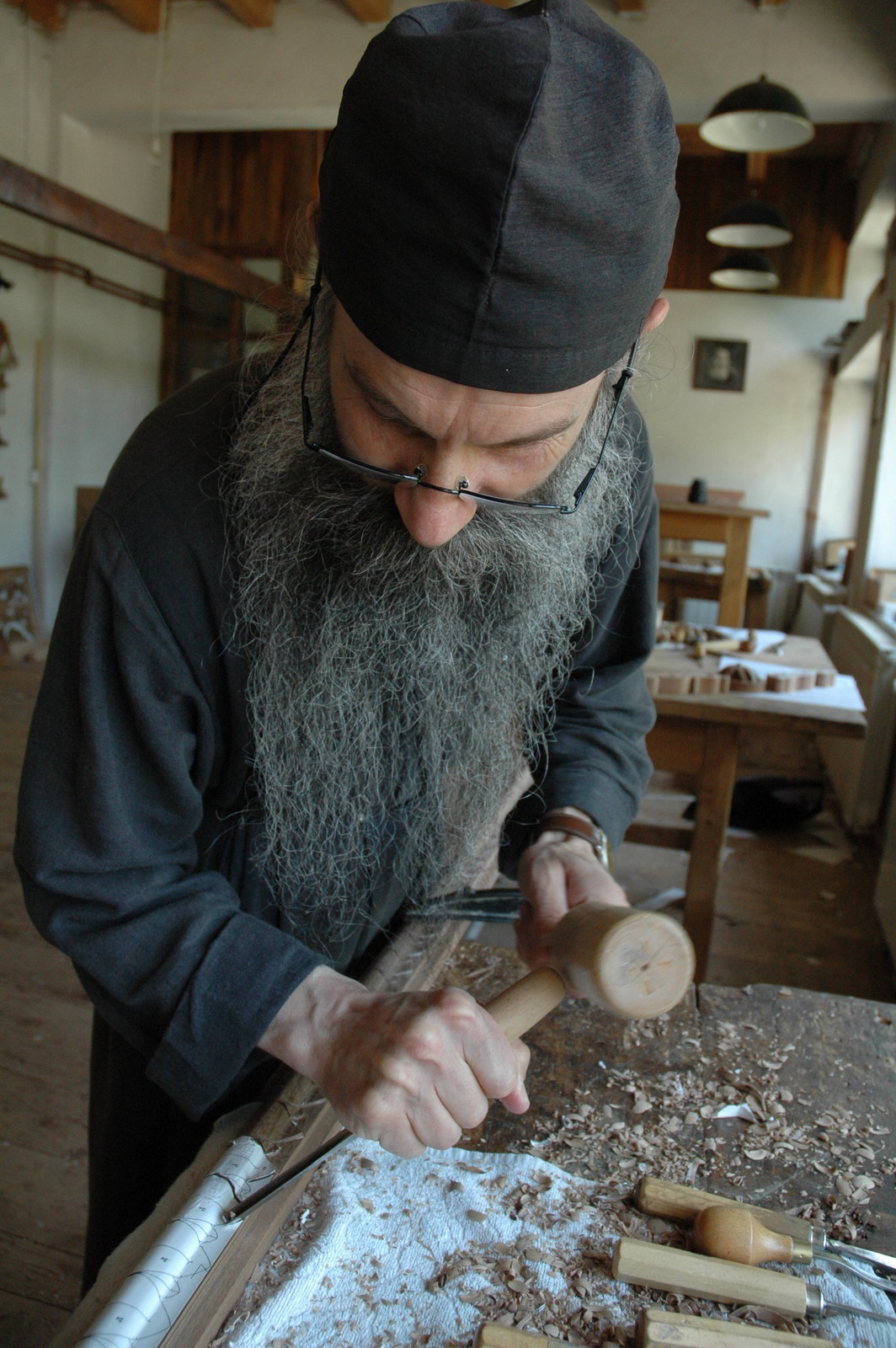 Father Avakum carving wood 11