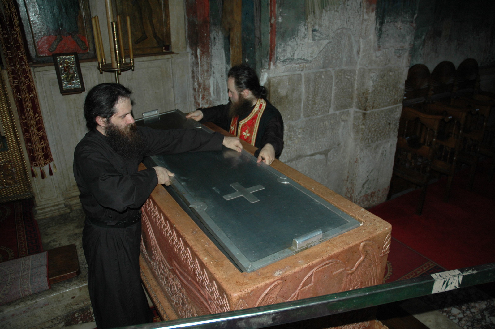 Honoring the holy relics of Stefan of Decani 9