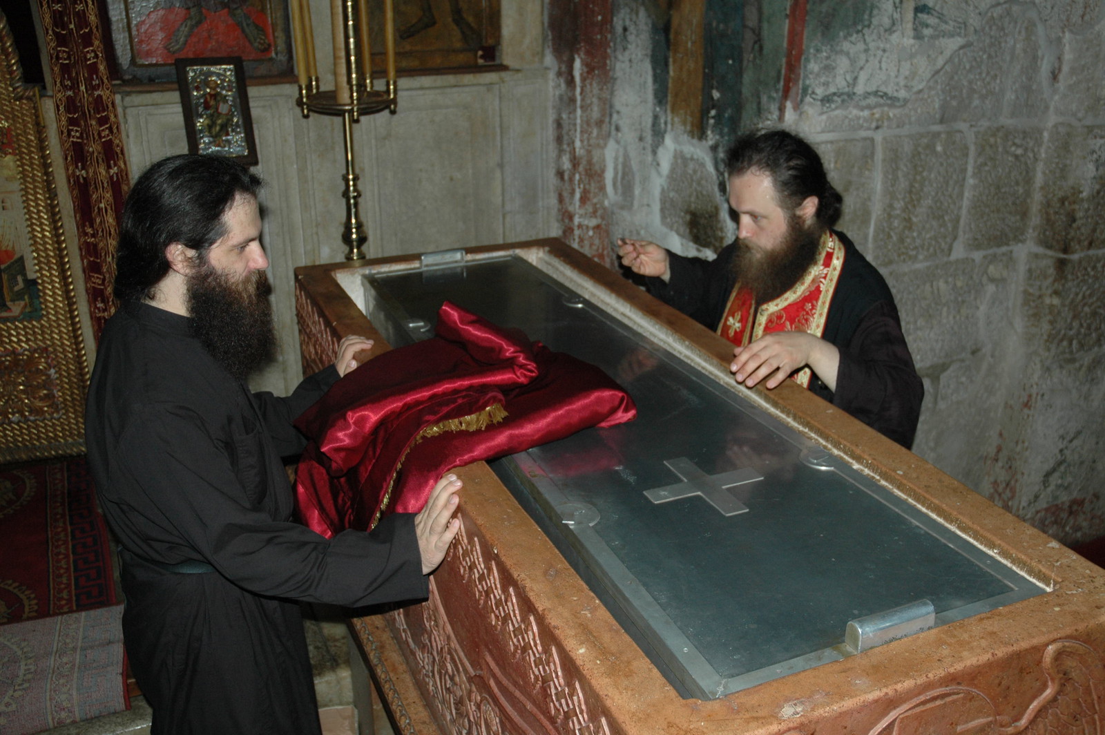 Honoring the holy relics of Stefan of Decani 16