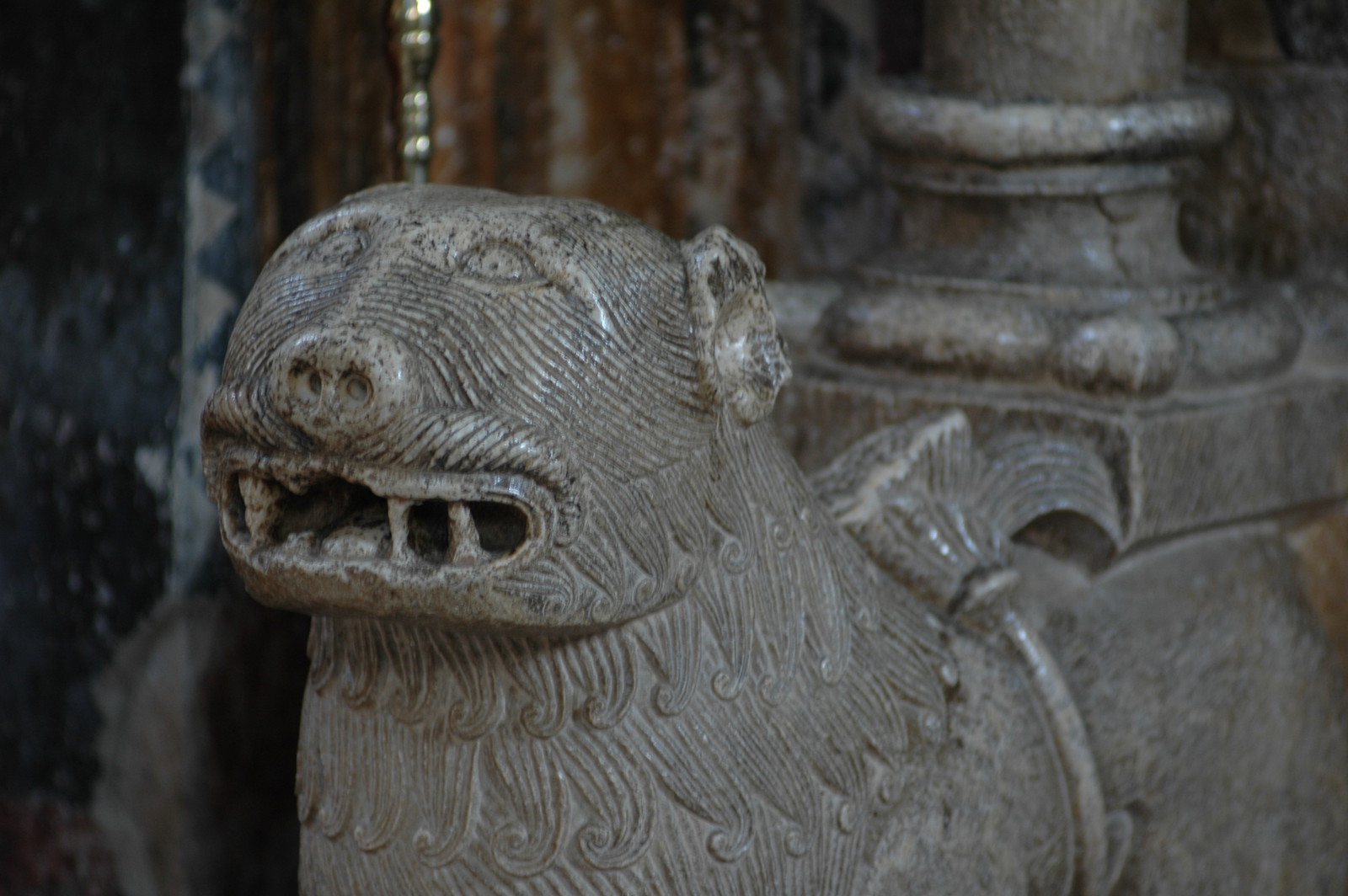 Lion at the nave portal 3