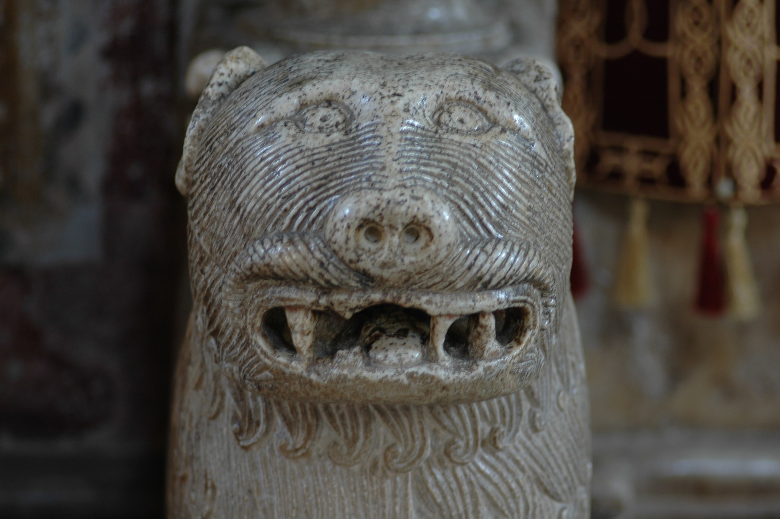 Lion at the nave portal 4