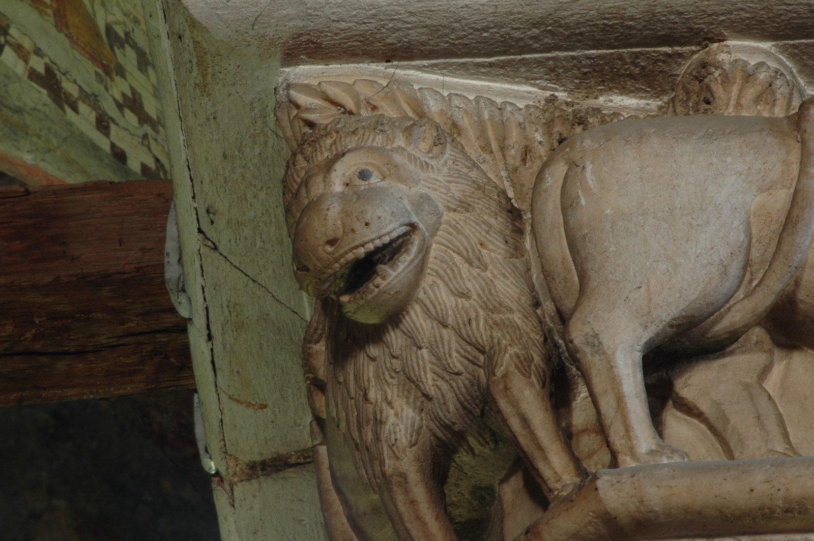 Lions at the narthex column capital 4