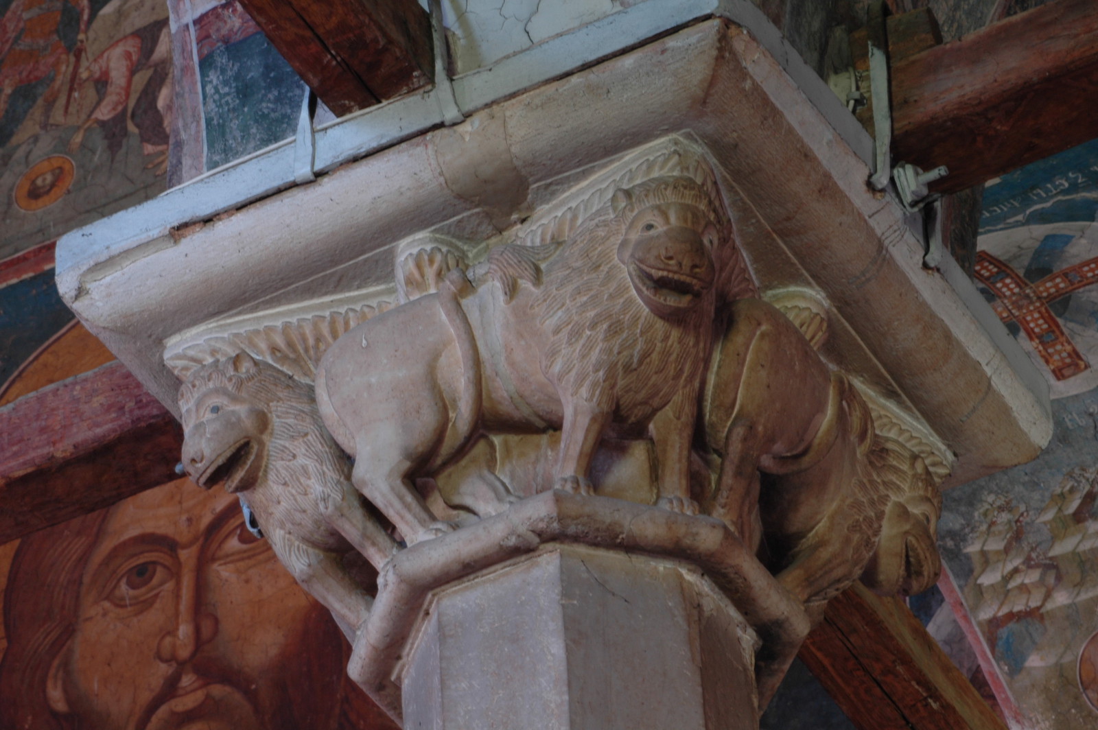 Lions at the narthex column capital 9