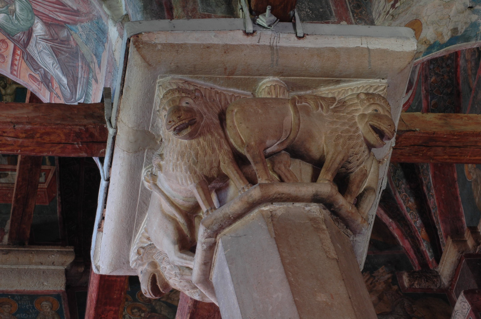 Lions at the narthex column capital 12