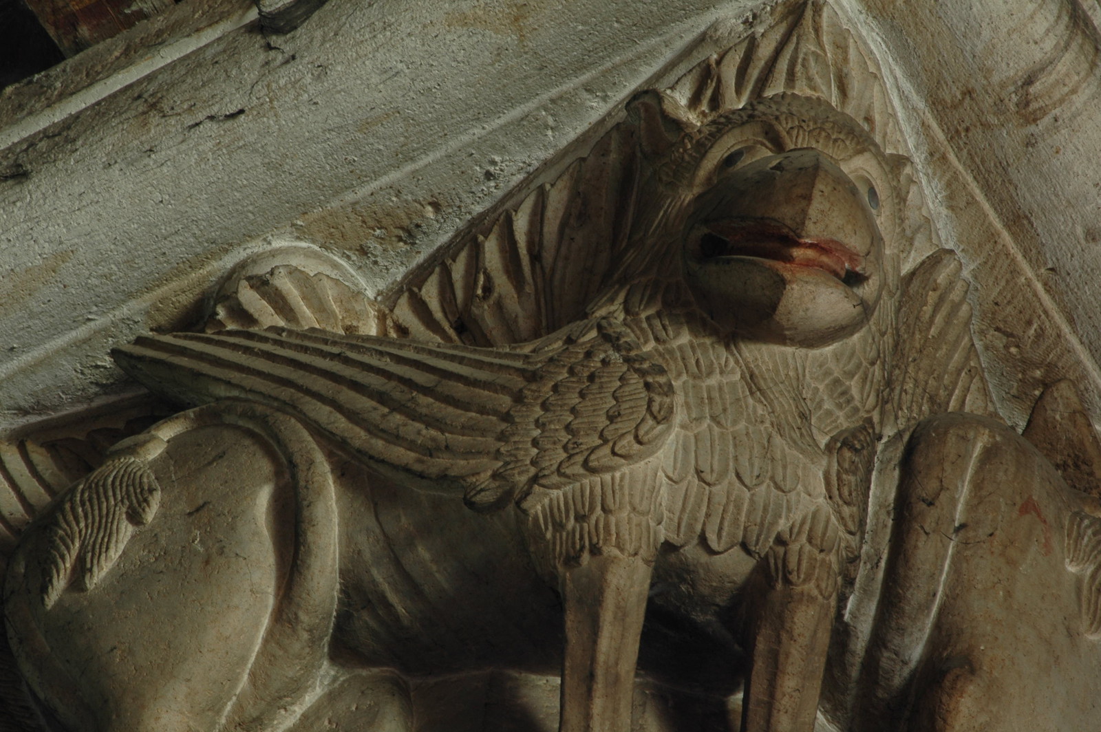 Griffins at the narthex column capital 6