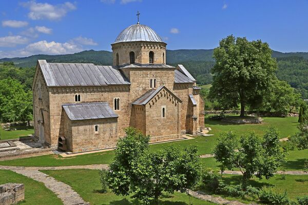 Црква са југозапада