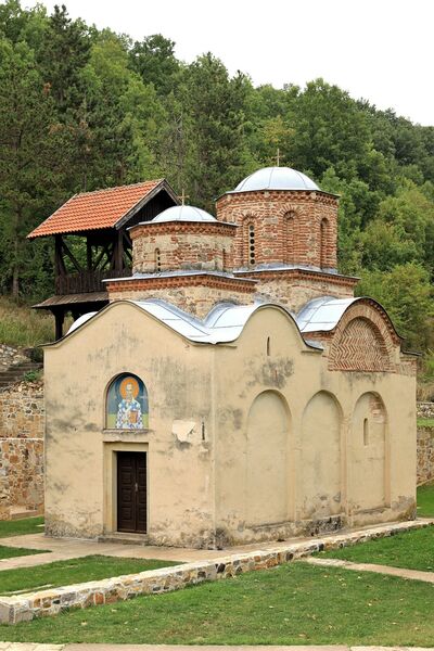 Црква са југозападне стране