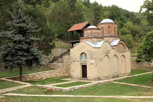 Црква са југозападне стране