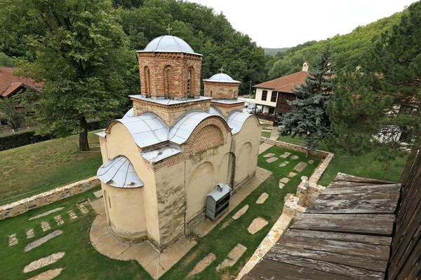 Поглед са североистока на цркву